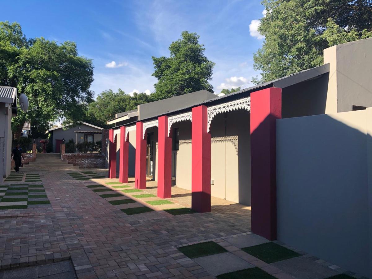 The Homestead Bloemfontein Esterno foto